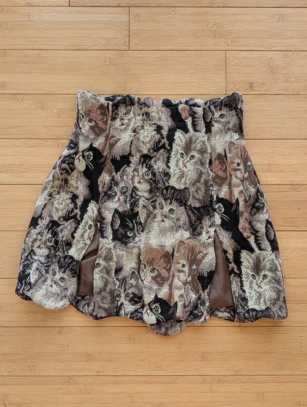 Fashion Brand Company Kitten Cat Tapestry Ink Stain Mini Skirt